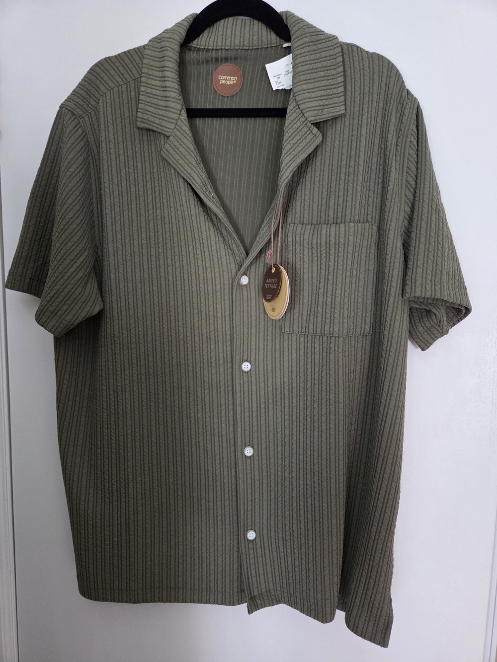 Men's Olive Ribbed Short-Sleeve Button-Down Shirt